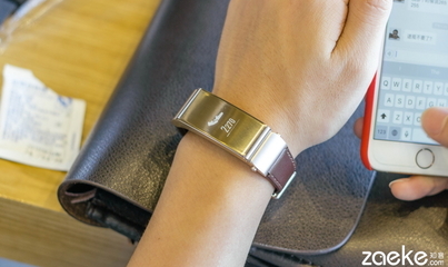 手環與藍牙耳機的合體，更實用的華為B2智能手環